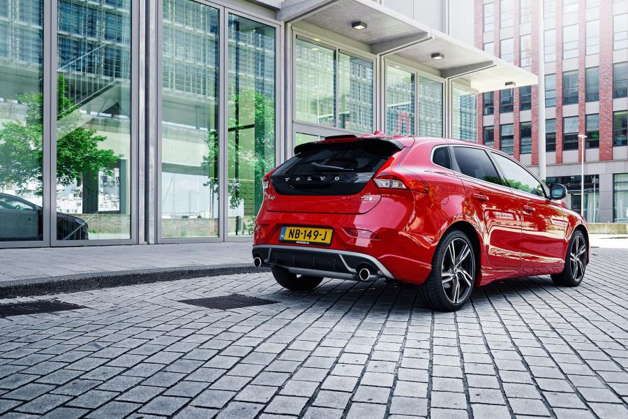  Volvo V40 T4 R-Design 2016 года  (WW) (фото 13 из 13)